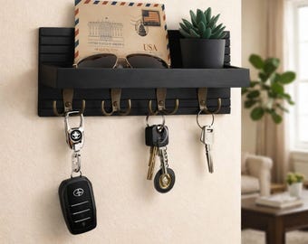 Soporte de pared rústico de madera para llaves con estante organizador de correo – Perchero de entrada estilo casa de campo con 4 ganchos dobles para llaves, gafas de sol y cartas.