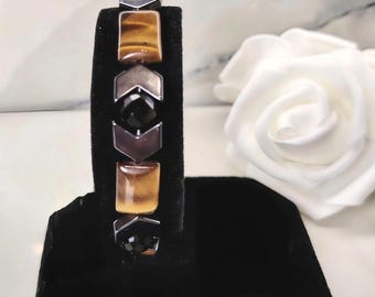 Armband met tijgeroog, onyx en hematiet edelstenen, geometrische sieraden van natuursteen.