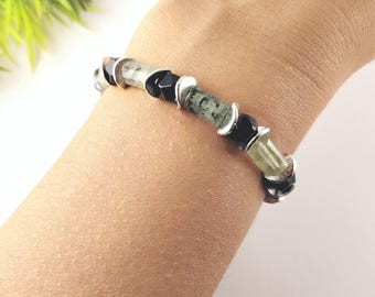 Armband van prehniet en zwarte obsidiaan – Sieraden van natuurlijke edelsteen en kristal, met roestvrijstalen sluiting.