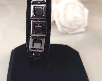Handgemaakte hematietarmband, natuursteen, modern geometrisch ontwerp, roestvrijstalen sluiting