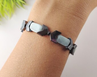 Geometrische armband van aquamarijn en hematiet – Handgemaakte edelsteen sieraden, roestvrijstalen sluiting