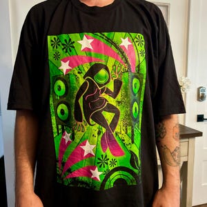 Camiseta Avatar Verde FrutigerMetro