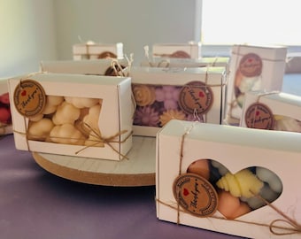 Assorted Wax Melts Gift Box: Magnolia, Lavender & White Line Scents