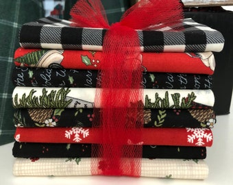 Holly Berry Fat Quarter Bundle