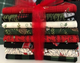 Holly Berry Fat Quarter Bundle