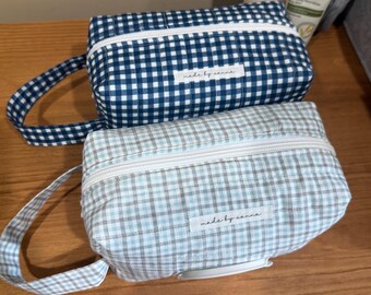 Diaper Pouch: Travel Wipes and Diaper Organizer