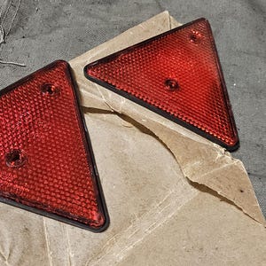 Triángulo reflectante soviético de la URSS Sowjetisches reflektierendes Dreieck Uaz Gaz ZIl Traztors T-150 Oldtimer PF-401 Пф-401 Катафот треугольный