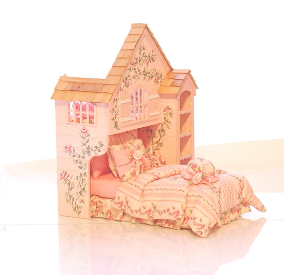 Miniature Dolls House Accessories Gingham Padded Pet Bed 1:12th scale Miniature