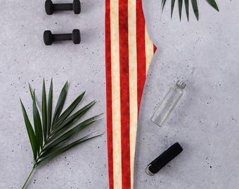 Vintage Circus Stripe Leggings – Red & White Distressed Retro Activewear