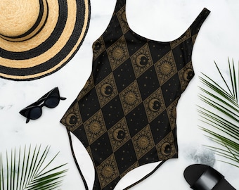 Midnight Harlekin Badeanzug | Gothic himmlische Bademode | Moon & Sun Diamant Print Badeanzug | Dunkelromantisches Urlaubsresort