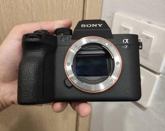 Sony A7 IV Spiegellose Kamera - 33MP Vollformat, 4K 60p Video, schneller Autofokus, wie neue volle Box