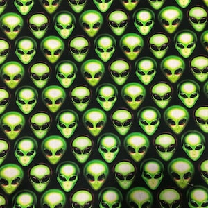 1 Yard Robert Kaufman Area 51 Alien Heads Quilt Cotton Fabric