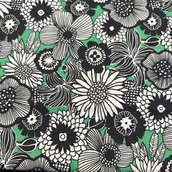 1 Yard Fuwari Scandi Floral Canvas Fabric, 85 Cotton 15 Linen, Imported from Japan, Black White Green Floral, Graphic Flower Print