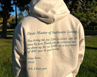 Sudadera con capucha "Carta de amor a uno mismo" / Crema/Verde