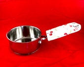 Baker, skillet handle cover, cast iron, fry pan, insulated, skillet grip cover, handle shape pot holder, skillet sock, kiss the cook