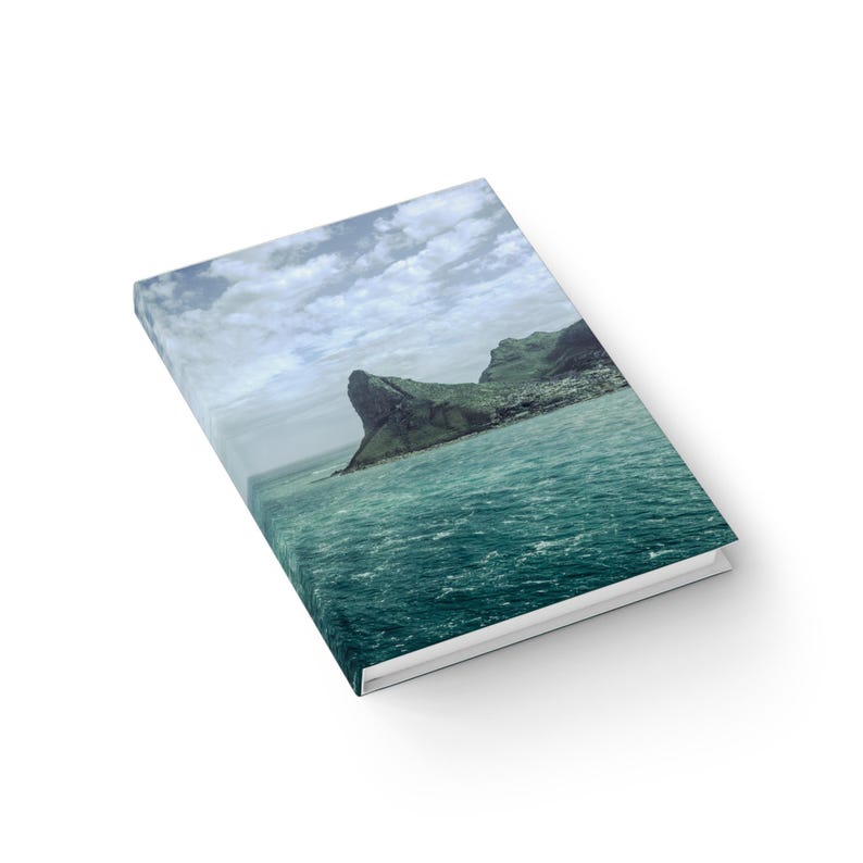 Revista sobre el paisaje montañoso y oceánico de Chapman's Peak, en la costa brumosa. imagen 3