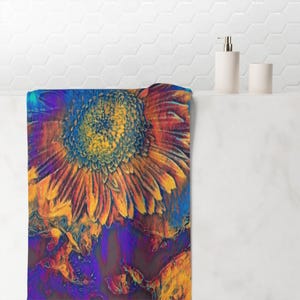 Toalla de algodón y visón con estampado de girasoles psicodélicos / Toalla de playa con estampado floral vibrante imagen 1