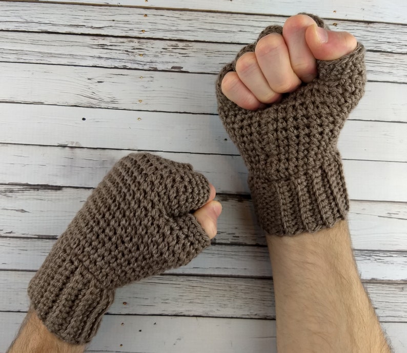 Men's Thermal Fingerless Gloves Crochet Pattern image 3
