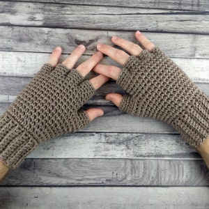 Men's Thermal Fingerless Gloves Crochet Pattern image 4