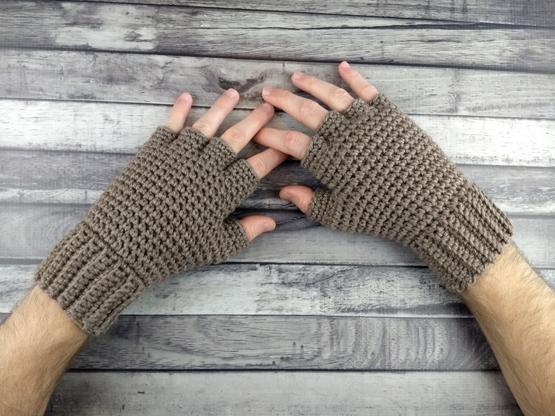 Men's Thermal Fingerless Gloves Crochet Pattern image 4