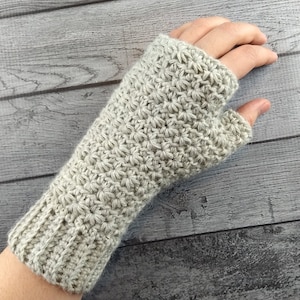 Stella Fingerless Gloves Crochet Pattern | Star Stitch Crochet Gloves Pattern | Women&#39;s Fingerless Gloves Crochet Pattern