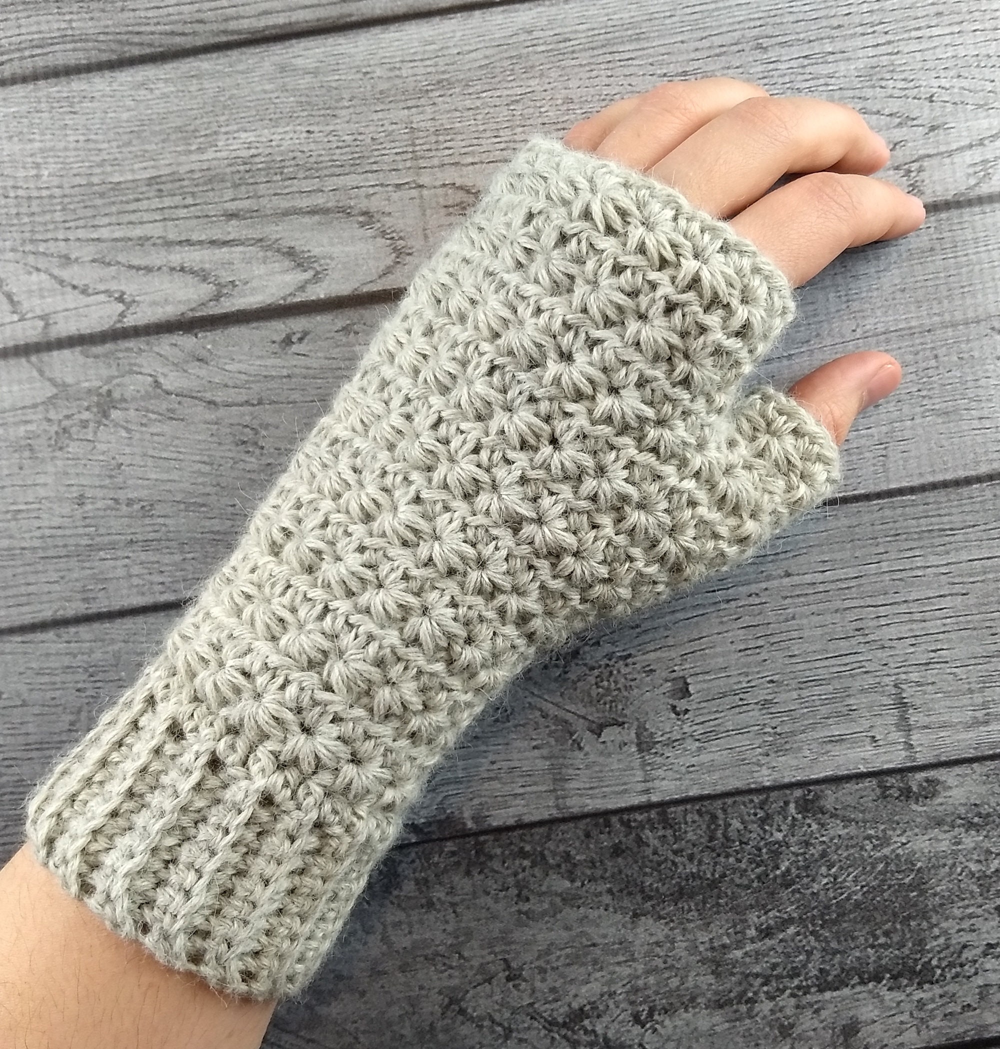 29 Victorian Fingerless Gloves Crochet Patterns to Add Elegant, Vintage Flair 18 Stella Fingerless Gloves Crochet Pattern Star Stitch
