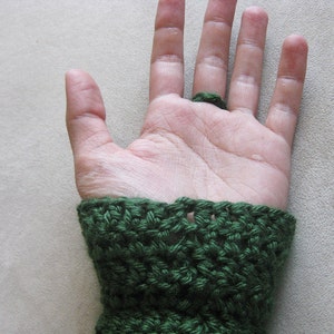 Crochet Pattern Chevron Armwarmer Fingerless Gloves image 4