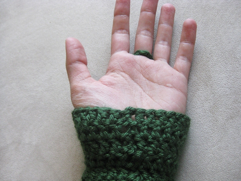 Crochet Pattern Chevron Armwarmer Fingerless Gloves image 4