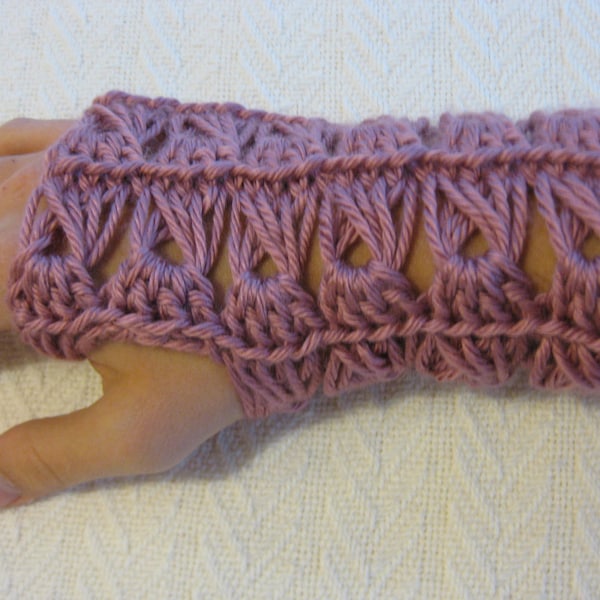 Crochet PATTERN Fingerless Gloves - Broomstick Lace