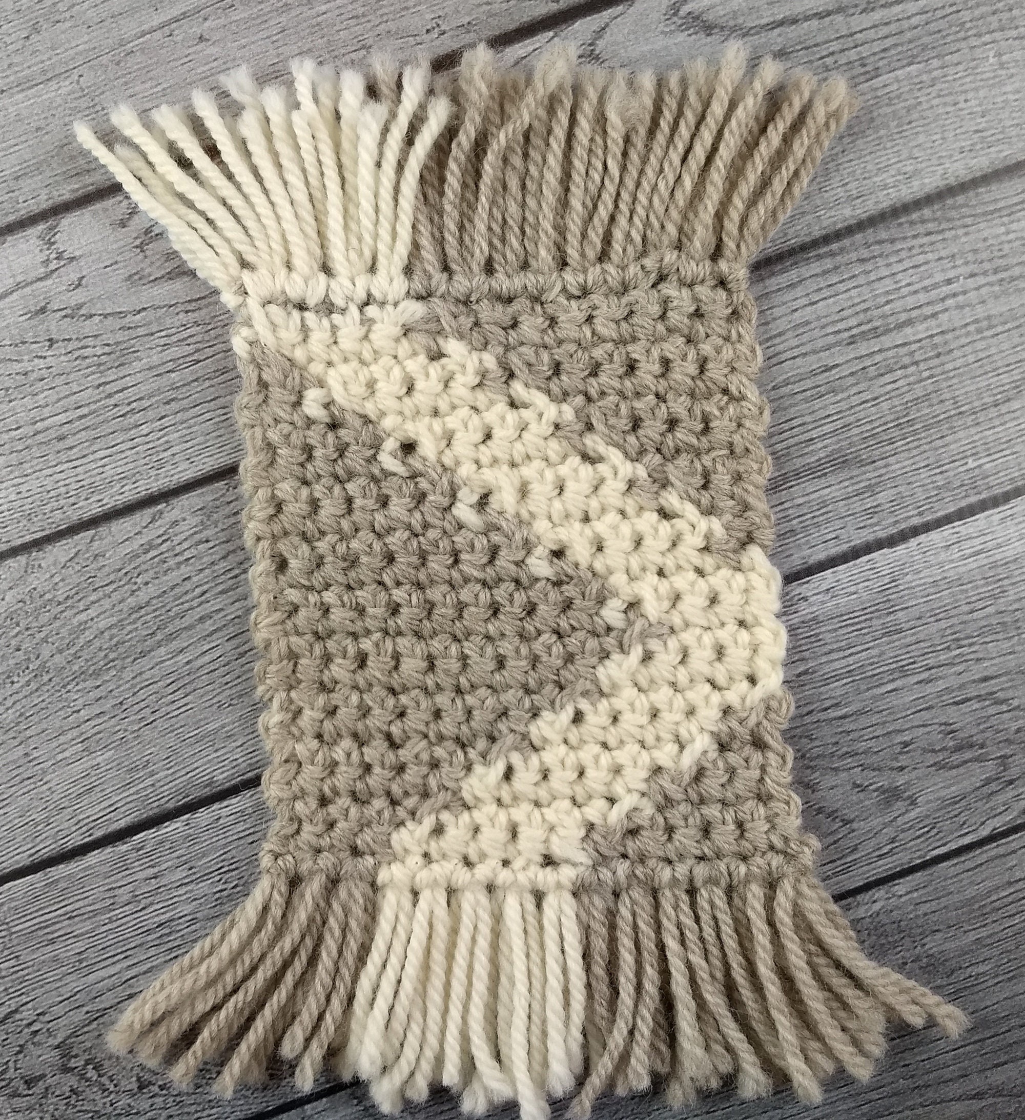Asymmetric Arrows Crochet Wall Decor Pattern Set - Wall Hanging, Mug ...