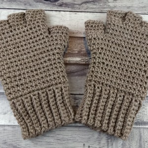 Men's Thermal Fingerless Gloves Crochet Pattern image 6