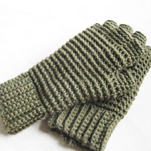 Men's Thermal Fingerless Gloves Crochet Pattern image 9