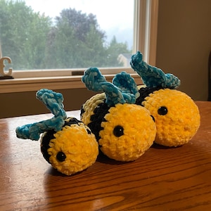 Cute Crochet Bee Soft Plush Amigurumi / Bumble Bee Plushie / Buzzing Honey Bee Crochet