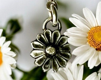 Necklace, Pendant, Silver Daisy Pendant, Silver Daisy Necklace, Floral Jewelry, Minimalist Jewelry, Fine Silver, Die Impression Jewelry