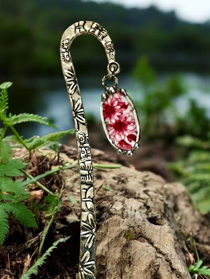 Bookmark, Broken China Bookmark, Oval China Charm, Fucshia Pink Floral