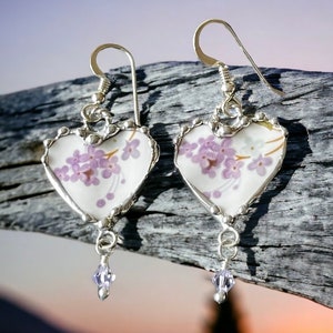 Ohrringe, Gebrochenes Porzellan Schmuck, Gebrochenes Porzellan Ohrringe, Herz Schmuck, Flieder Lila Porzellan, Sterling Splitter Ohrdrähte, Gelötet Schmuck