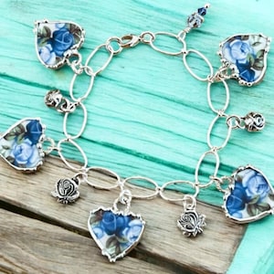 Bracciale, Gioielli in porcellana rotta, Bracciale in porcellana rotta, Porcellana rosa blu, Catena in argento sterling, Gioielli saldati, Ciondoli in acciaio inox, Gioielli a forma di cuore