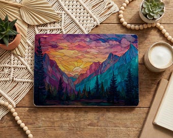 Funda para MacBook con diseño de puesta de sol colorida en la montaña, carcasa rígida con efecto de vidriera, cubierta para MacBook Air de 15/13 pulgadas, Pro de 13/14/16 pulgadas (2019-2026), M5, M4, M3, M2, M1