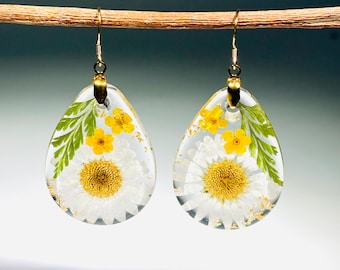 Real Daisy Flower Earrings, Pressed Flower Resin Earrings, Teardrop Floral Jewelry, Gift for her