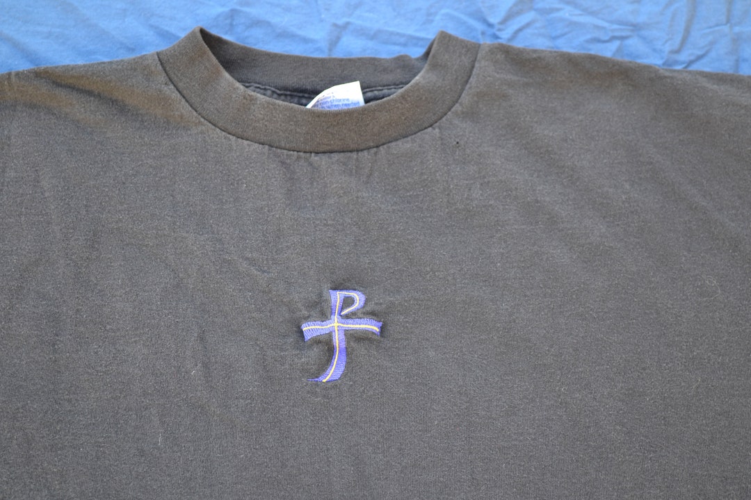 Rare Pearl Jam Embroidered 1995 Vitalogy Tour Shirt 2 Sided Rare Pearl Jam Embroidered 1995 Vitalogy Tour Shirt 2 Sided