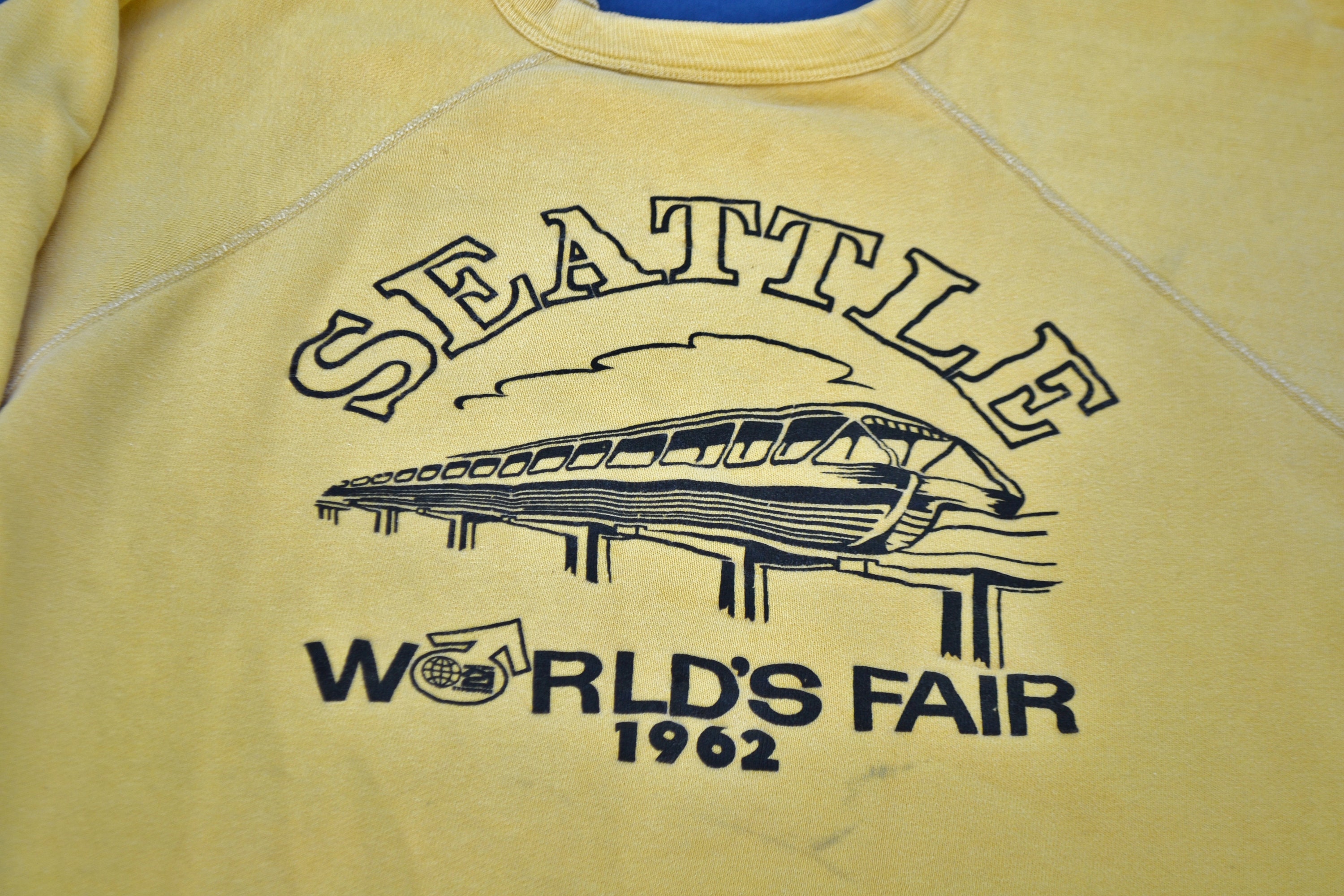 1962 Seattle Worlds Fair Sweatshirt Shirt 60's Size L T 1962 Seattle Worlds Fair Sweatshirt Shirt 60's Size L T