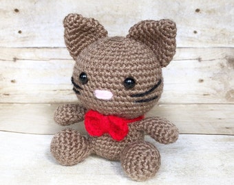 Crochet Cat Amigurumi: Stuffed Kitty with Red Bow