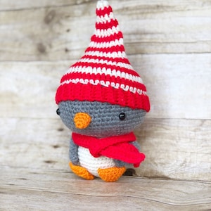 Crochet Penguin Amigurumi: Striped Hat, Removable Scarf