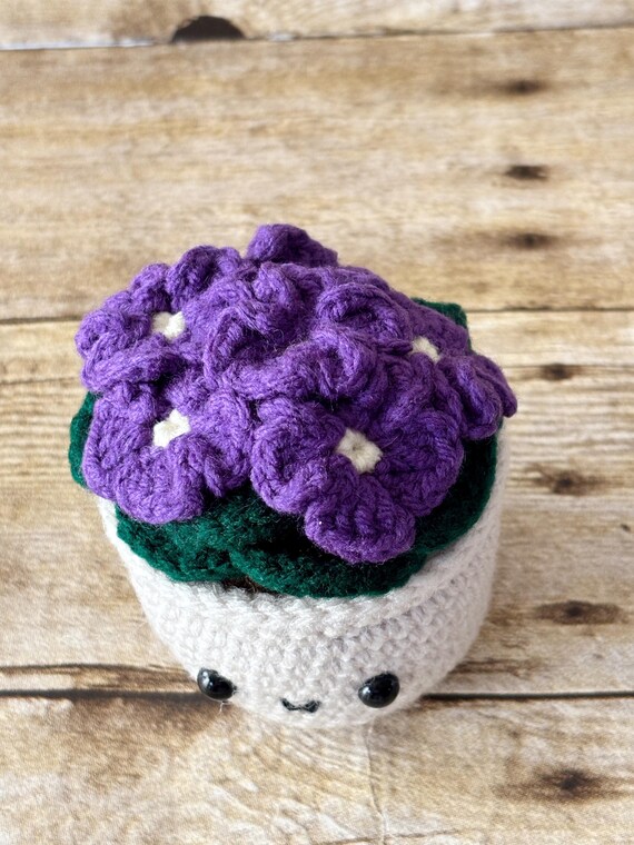 Crochet African Violet Plant: Handmade Yarn Desk Decor - Etsy