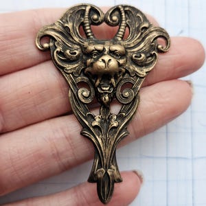 1 Lion Head Stamping Lion Ornament Steampunk Beast Game Thrones Lion Ornate Baroque Rococo