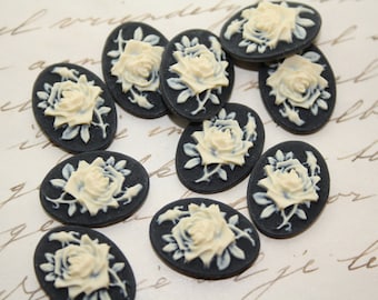 10 unset rose cameos - Ivory on black