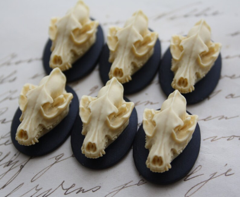 Wolf Skull Cameo Cabs Resin Cabochon Taxidermy Animal Werewolf Wolf Skull Cameo Bat Steampunk Gothic Goth Skull Black Ivory 25x18mm 6 PIECES image 2