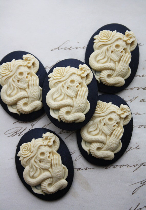 DAY of the DEAD Sugar Skull Skeleton Lady Cameo Cabs Cabochon Day of the Dead Dia de los Muertos Skull Black Ivory 40x30mm 5 PIECES