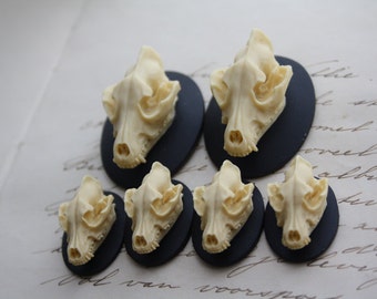 Wolf Skull Resin Cameo Cabochons, Black & Ivory, Gothic Steampunk - 6 PCS