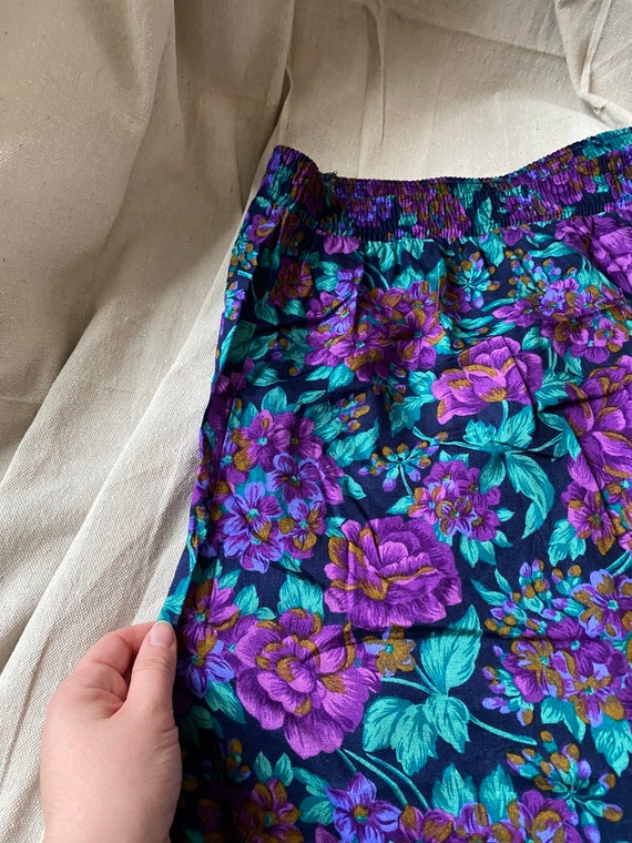 Bold and beautiful vintage purple floral skirt - image 3